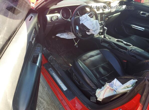 1FATP8UHXK5138650 2019 FORD MUSTANG Red Widok deski rozdzielczej