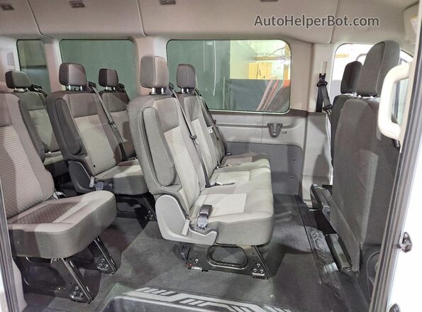 1FBAX2C8XTKA47305 2026 FORD TRANSIT White Вид задньої частини салону