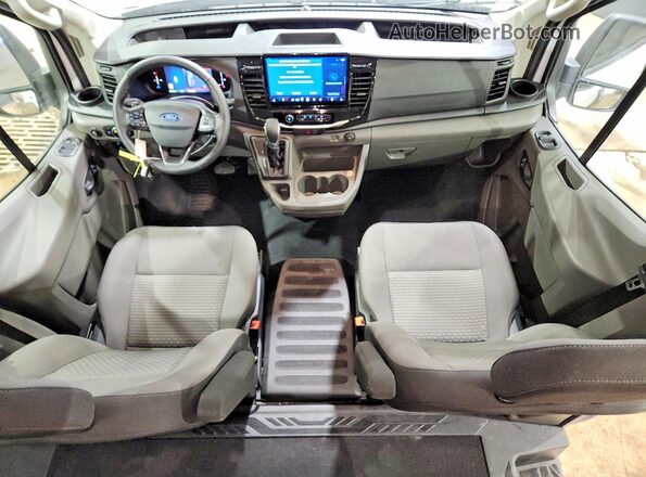 1FBAX2C8XTKA47305 2026 FORD TRANSIT White Вид панелі приладів