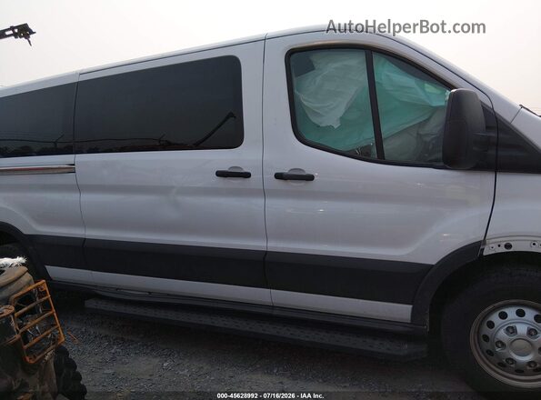 1FBAX9Y80PKC08686 2023 FORD TRANSIT-350 White Սալոնի 360 աստիճան տեսք