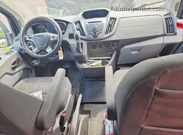 1FBZX2CM6HKB02968 2017 FORD TRANSIT Blue Widok deski rozdzielczej