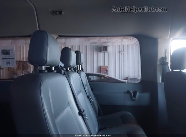 1FBZX2CM8JKB40563 2018 FORD TRANSIT-350 Silver Widok naklejki z numerem VIN