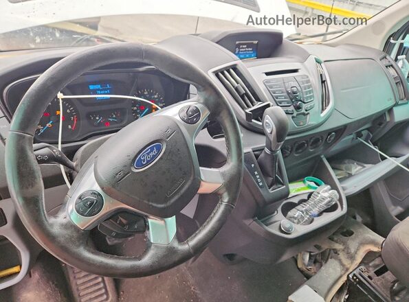 1FBZX2YM8HKA68735 2017 FORD TRANSIT White Vista del salpicadero