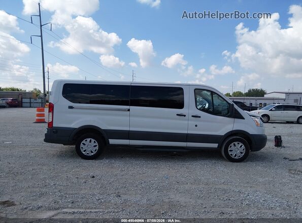 1FBZX2YM8HKA94915 2017 FORD TRANSIT-350 Белый Вид задней части салона