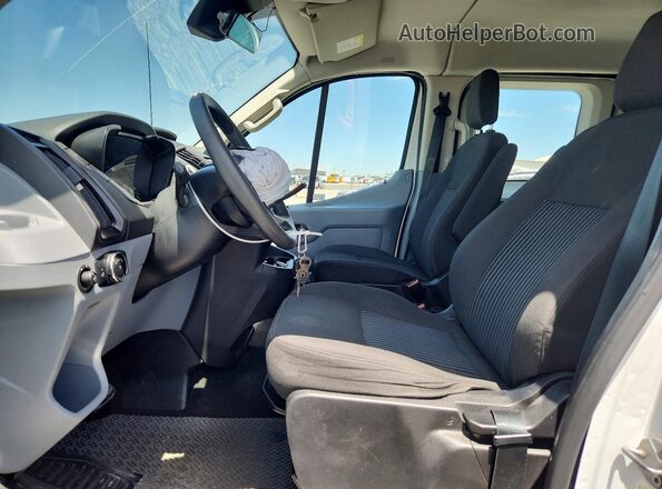 1FBZX2ZM2JKA37467 2018 FORD TRANSIT White Widok wnętrza z przodu