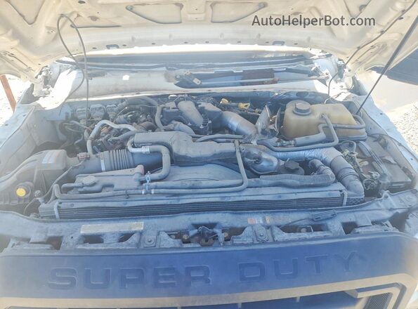 1FD0W4HT3GEB54585 2016 FORD F450 White Вид задньої частини салону