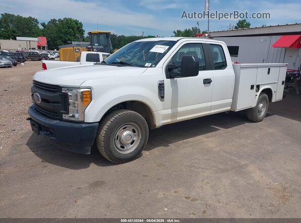1FD7X2A63HEE07426 2017 FORD F-250 Белый Передняя левая четверть