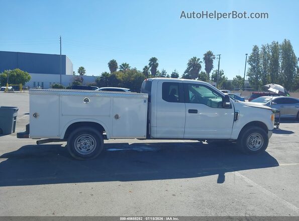 1FD7X2A64HEB54097 2017 FORD F-250 White Սալոնի հետևի տեսք