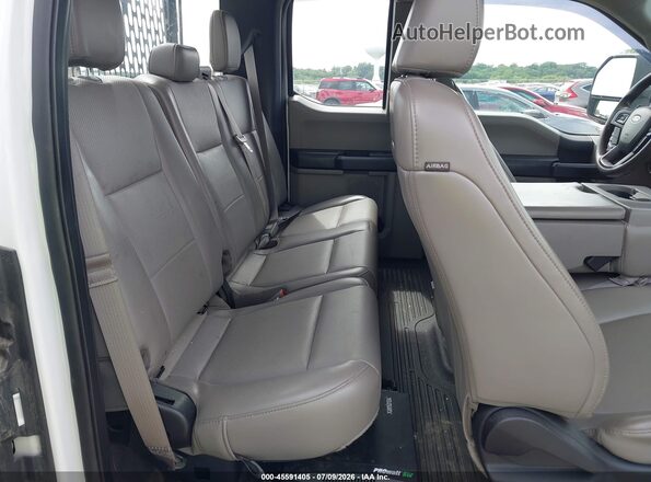 1FD7X2B61KED30559 2019 FORD F-250 White VIN կոդի պիտակի տեսք