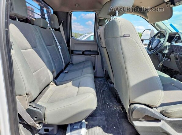 1FD7X2B66JEC27135 2018 FORD F250 Белый Вид задних сидений