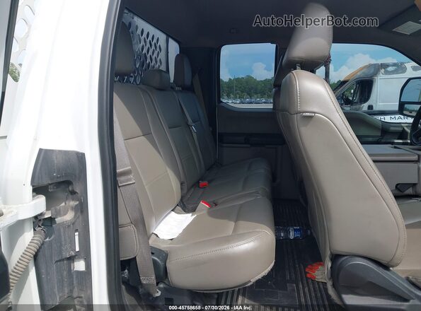 1FD7X3B61JEB52964 2018 FORD F350 White უკანა სავარძლების ხედი