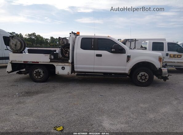 1FD7X3B61JEB52964 2018 FORD F350 White ხელსაწყოთა პანელის ხედი
