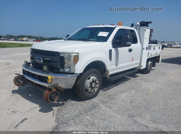 1FD7X3B68JEB52962 2018 FORD F350 White Vista tres cuartos delantera izquierda