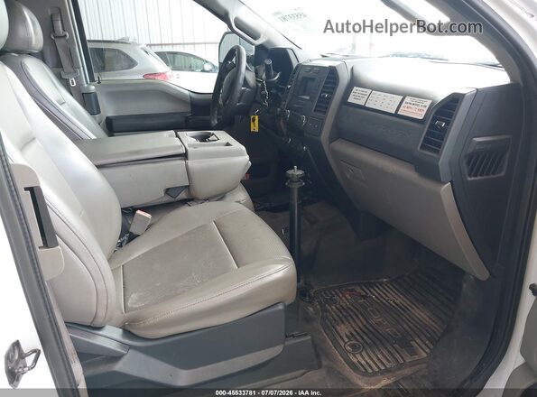 1FD7X3B68JEB52962 2018 FORD F350 White Vista interior delantera