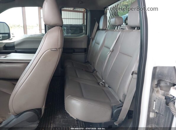 1FD7X3B68JEB52962 2018 FORD F350 White Vista de la etiqueta del VIN