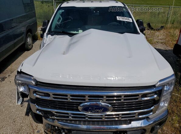 1FD8W3FN8SEC57575 2025 FORD F350 White უკანა სალონის ხედი