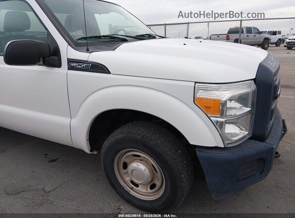 1FDBF2A60GED02452 2016 FORD F-250 White Widok z przodu