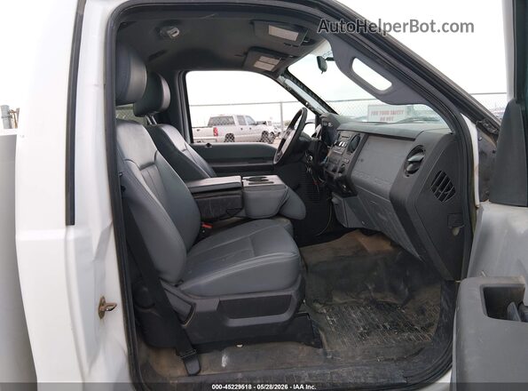 1FDBF2A60GED02452 2016 FORD F-250 White Widok wnętrza z przodu