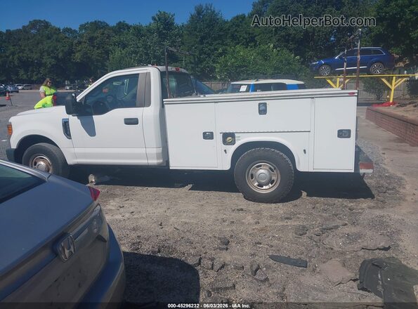 1FDBF2A60HEE09812 2017 FORD F-250 White 