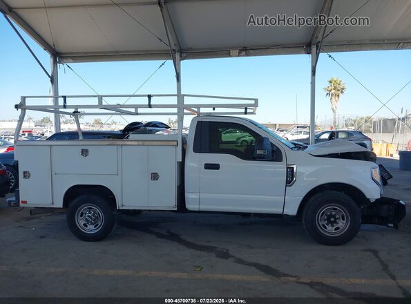 1FDBF2A62HEC82545 2017 FORD F-250 White Սալոնի հետևի տեսք