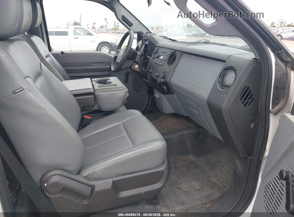 1FDBF2A65GED31137 2016 FORD F-250 White Вид салону спереду