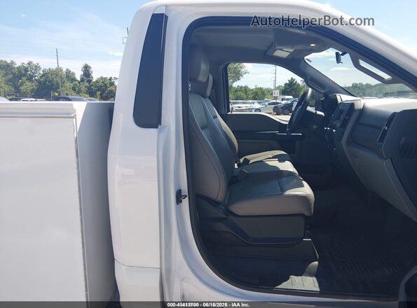 1FDBF2B60KEF82171 2019 FORD F-250 White VIN կոդի պիտակի տեսք