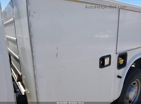 1FDBF2B63KEF82181 2019 FORD F-250 White Widok z przodu