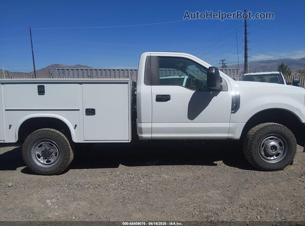 1FDBF2B68HEE28977 2017 FORD F-250 Белый Вид задней части салона