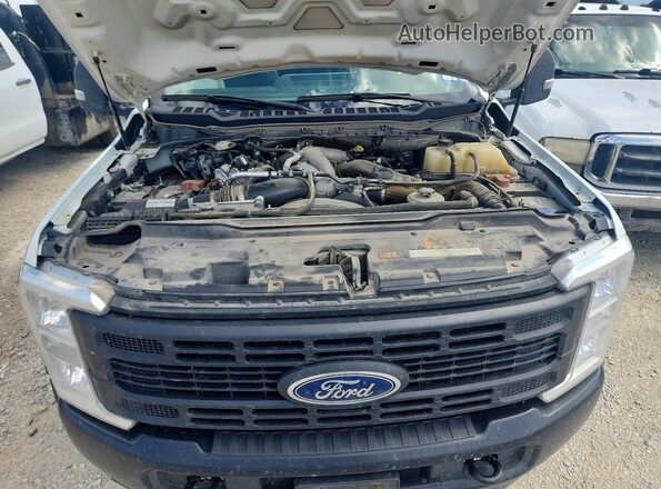 1FDUF5GT3RDA17695 2024 FORD F550 White Vista interior trasera