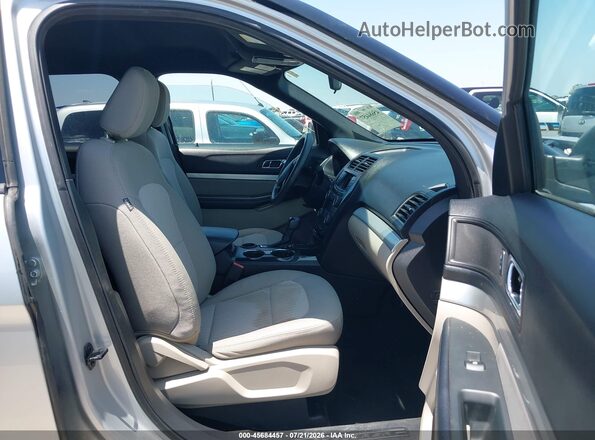1FM5K7B86JGA67170 2018 FORD EXPLORER Silver წინა სალონის ხედი