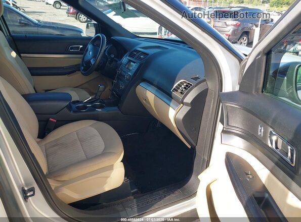 1FM5K7B87HGD79184 2017 FORD EXPLORER Silver წინა სალონის ხედი