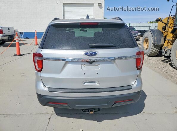 1FM5K7B89JGC06532 2018 FORD EXPLORER Silver Widok z tyłu