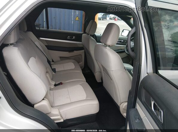 1FM5K7B8XJGC45131 2018 FORD EXPLORER Silver Widok naklejki z numerem VIN