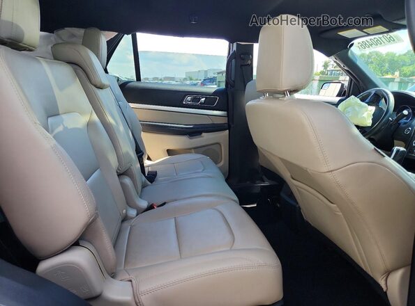 1FM5K7D80JGC91029 2018 FORD EXPLORER Silver Widok wnętrza z tyłu