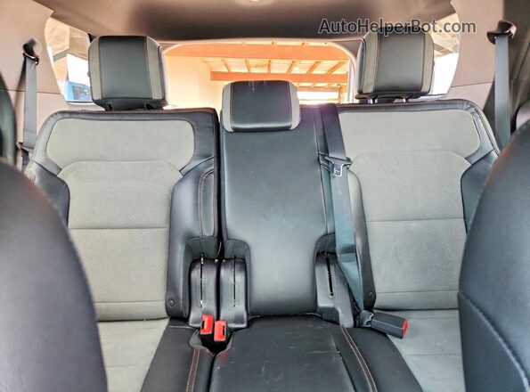 1FM5K7D81HGA25741 2017 FORD EXPLORER Red Widok tylnych siedzeń