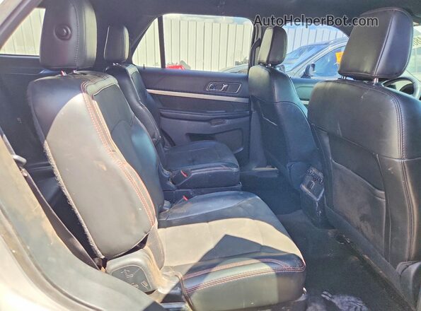 1FM5K7D82JGC05414 2018 FORD EXPLORER Silver Вид задньої частини салону