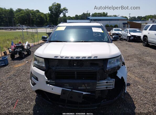 1FM5K7D83HGC31708 2017 FORD EXPLORER White Widok wnętrza z tyłu