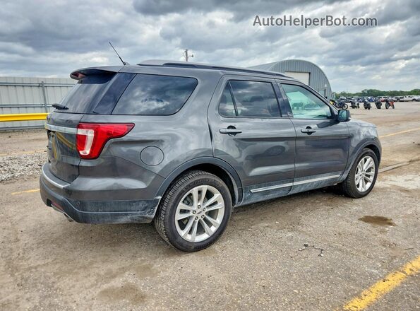 1FM5K7D83JGC27308 2018 FORD EXPLORER Gray Trasero derecho