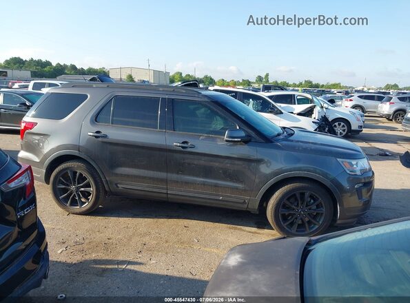 1FM5K7D84JGC69101 2018 FORD EXPLORER Gray Widok wnętrza z tyłu