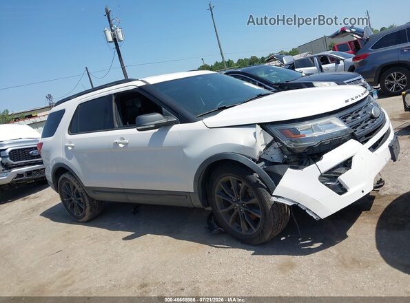 1FM5K7D85KGA07735 2019 FORD EXPLORER White Widok wnętrza z tyłu