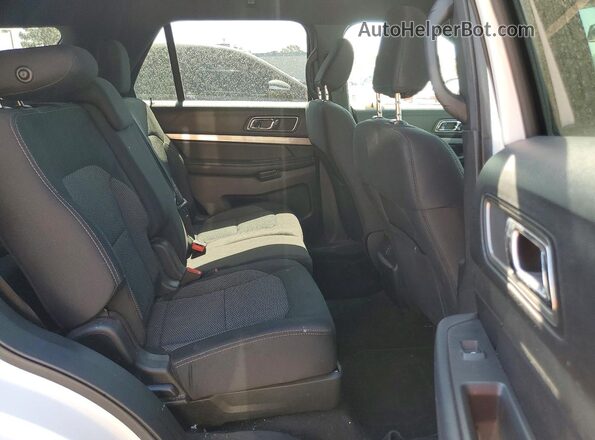1FM5K7D85KGB09147 2019 FORD EXPLORER White Widok wnętrza z tyłu