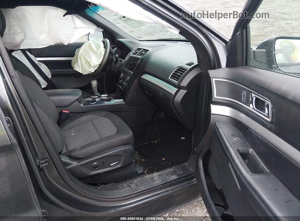 1FM5K7D86HGA66561 2017 FORD EXPLORER Gray Вид салону спереду