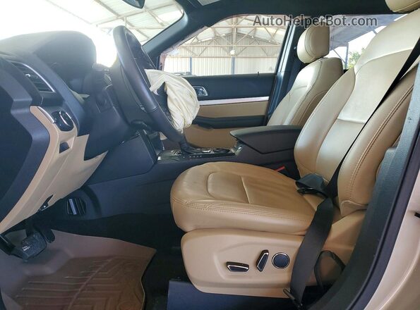 1FM5K7D86HGC29404 2017 FORD EXPLORER Бежевый Вид салона спереди