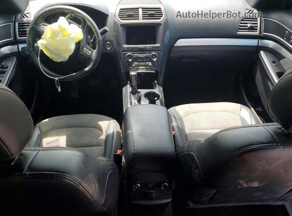 1FM5K7D87HGD62608 2017 FORD EXPLORER Gray Вид панелі приладів