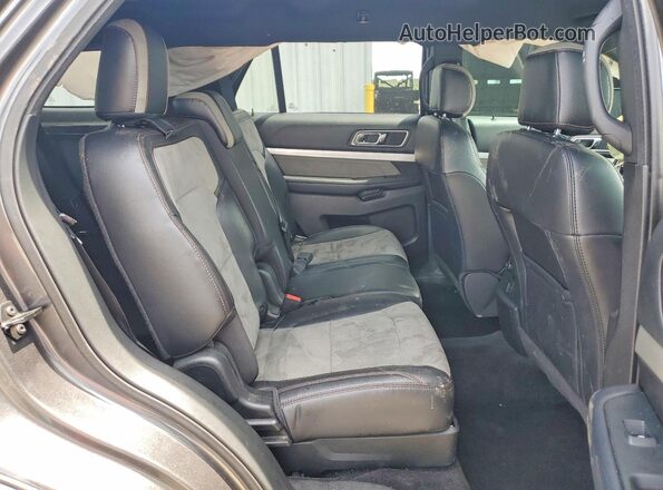 1FM5K7D87HGD62608 2017 FORD EXPLORER Gray Вид задньої частини салону