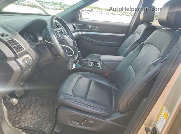 1FM5K7D87HGD63645 2017 FORD EXPLORER Beige Вид салону спереду