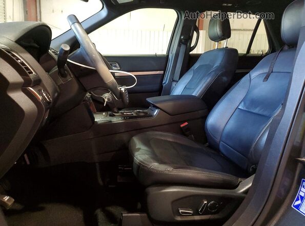 1FM5K7D88JGC69134 2018 FORD EXPLORER Угольный Вид салона спереди
