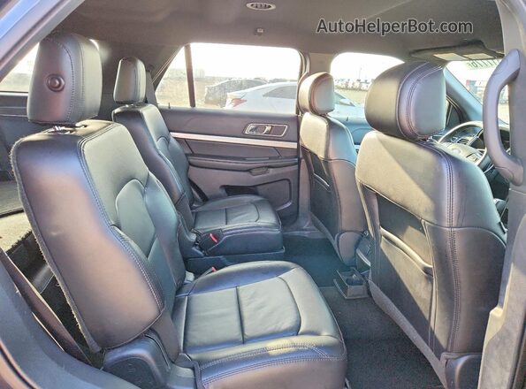 1FM5K7D89HGD86375 2017 FORD EXPLORER Charcoal Widok tylnych siedzeń