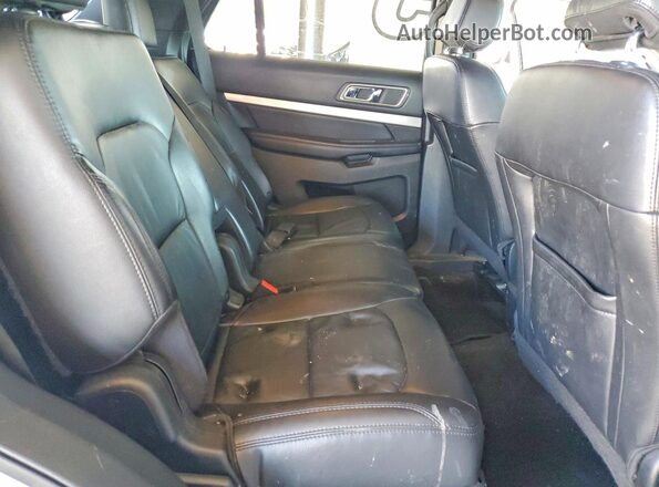 1FM5K7D89HGE42217 2017 FORD EXPLORER White Widok wnętrza z tyłu
