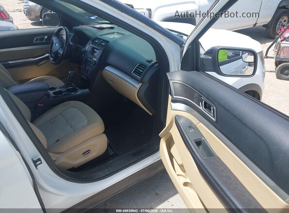 1FM5K7D8XGGA42312 2016 FORD EXPLORER White Front interior view